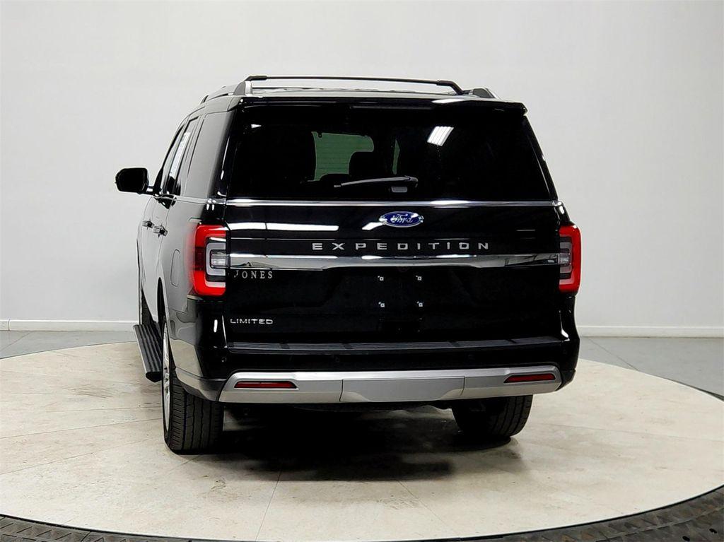 used 2024 Ford Expedition car, priced at $43,397