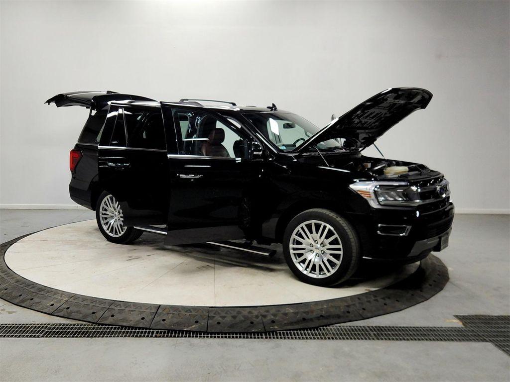used 2024 Ford Expedition car, priced at $43,397