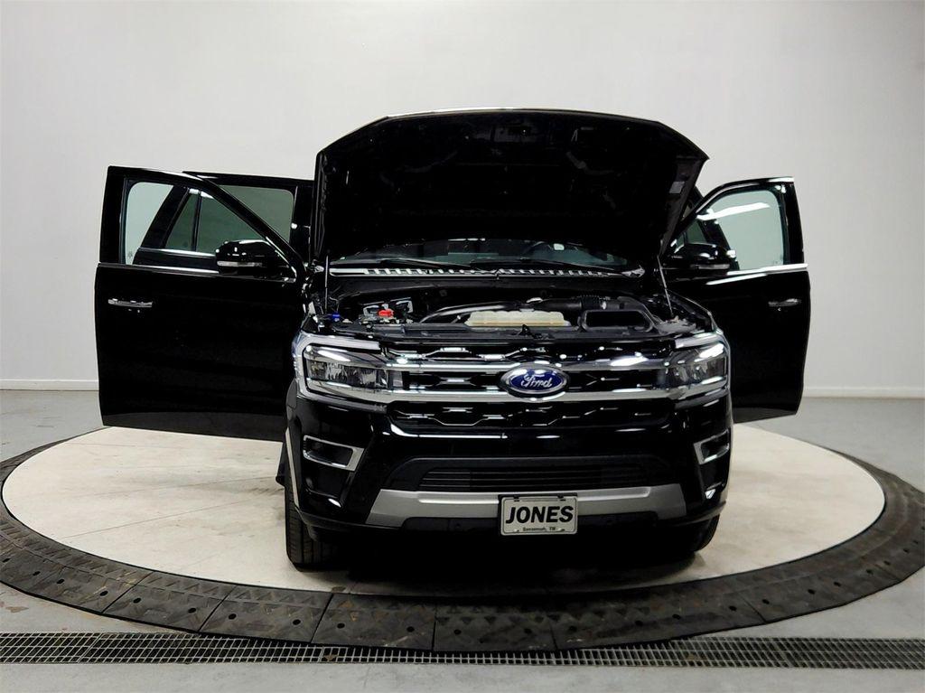 used 2024 Ford Expedition car, priced at $43,397