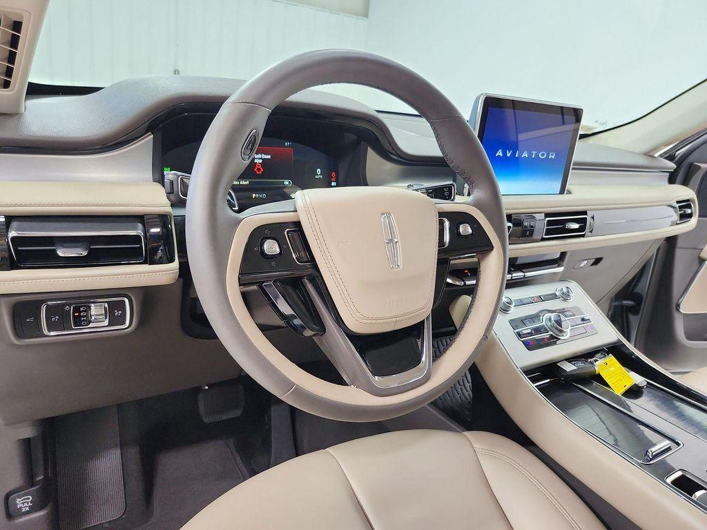 used 2023 Lincoln Aviator car, priced at $31,358