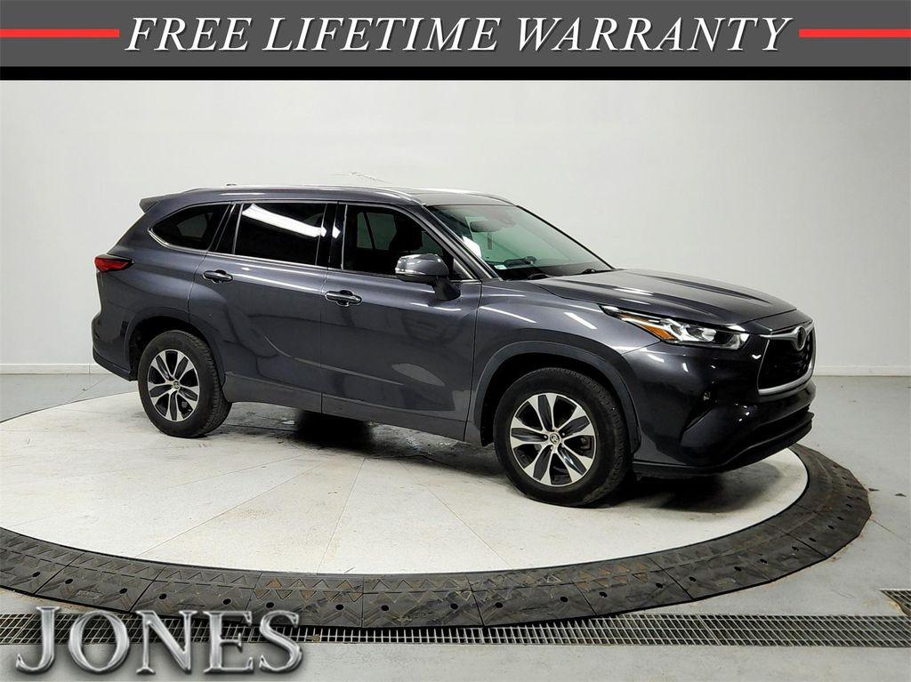 used 2020 Toyota Highlander car, priced at $26,299
