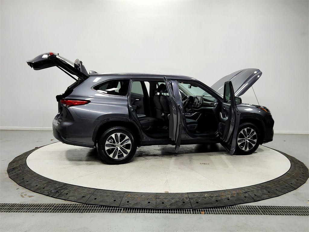 used 2020 Toyota Highlander car, priced at $24,411
