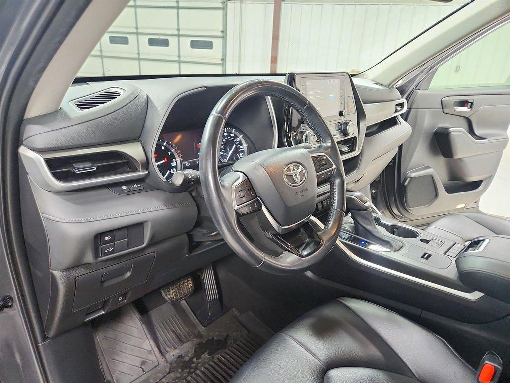 used 2020 Toyota Highlander car, priced at $24,411