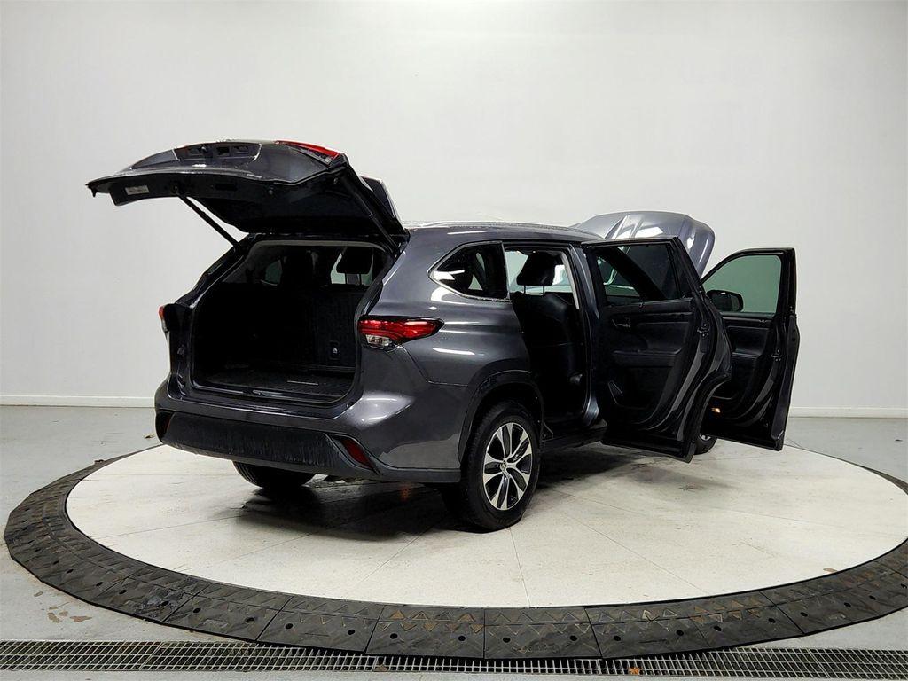 used 2020 Toyota Highlander car, priced at $24,411