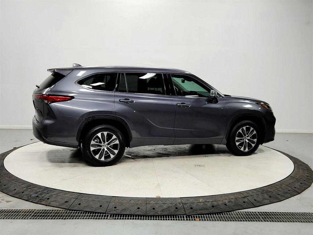 used 2020 Toyota Highlander car, priced at $24,411