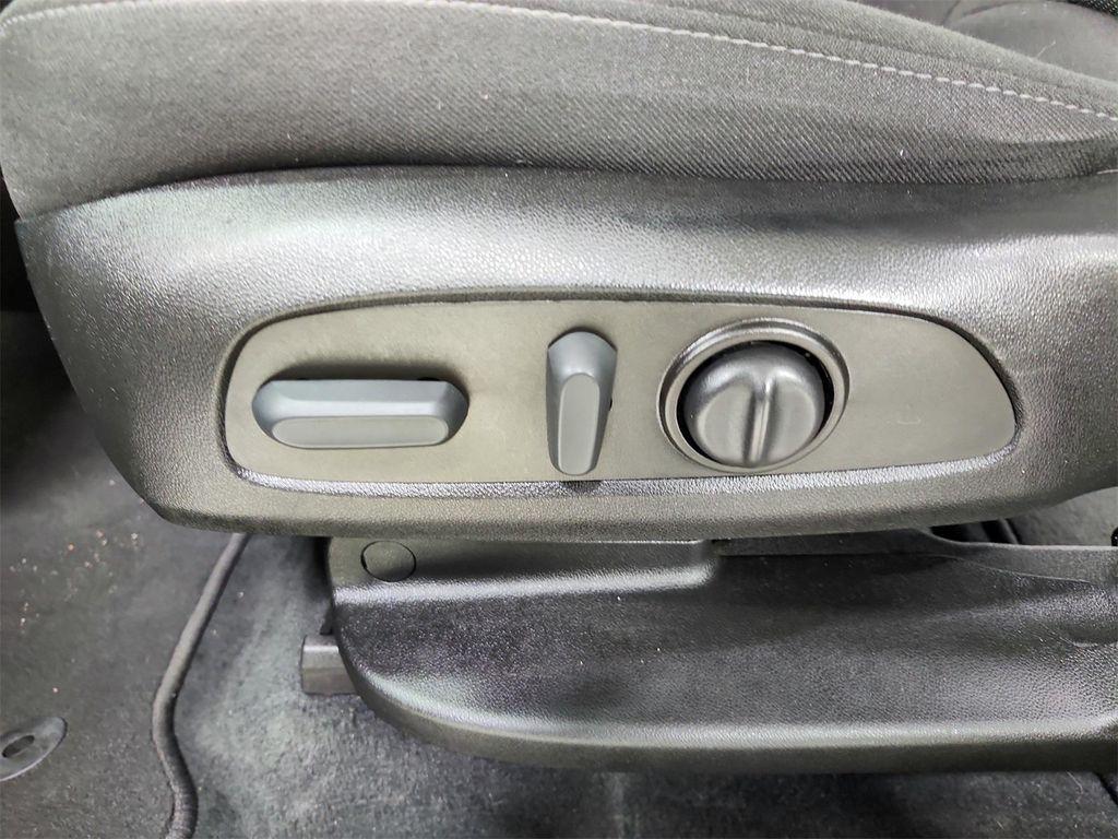 used 2023 Chevrolet Traverse car, priced at $25,986