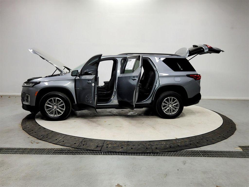 used 2023 Chevrolet Traverse car, priced at $25,986