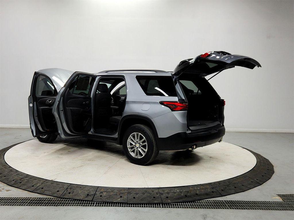 used 2023 Chevrolet Traverse car, priced at $25,986