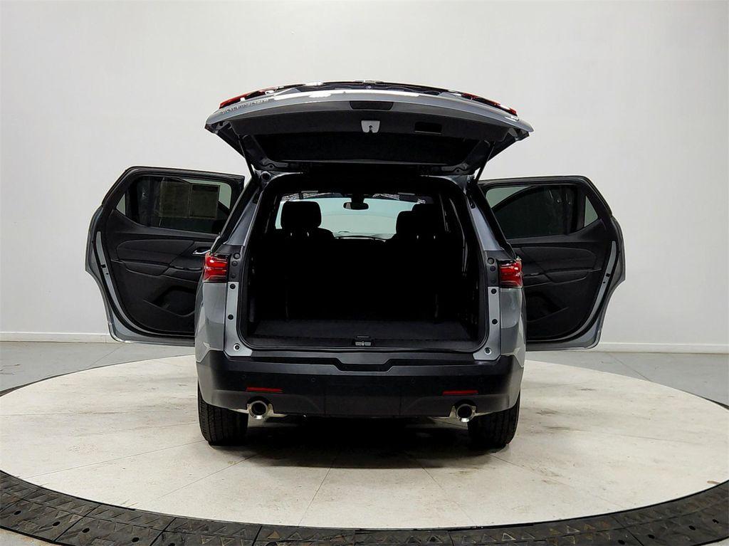used 2023 Chevrolet Traverse car, priced at $25,986
