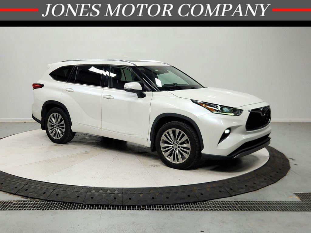 used 2021 Toyota Highlander car, priced at $38,506