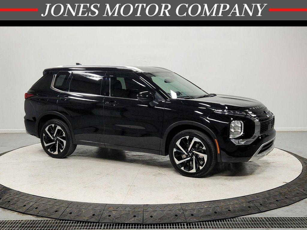 used 2024 Mitsubishi Outlander car, priced at $29,725