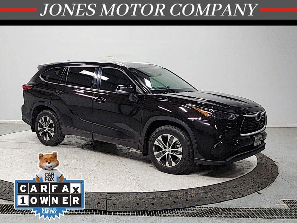 used 2022 Toyota Highlander car, priced at $32,986