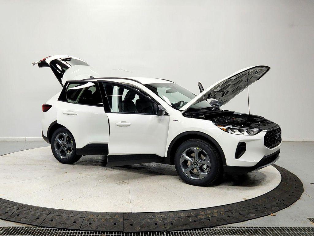 new 2026 Ford Escape car, priced at $28,631