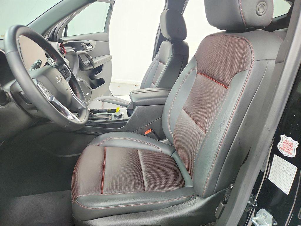 used 2025 Chevrolet Blazer car, priced at $31,302