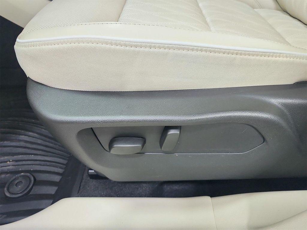 used 2023 Buick Envision car, priced at $34,376