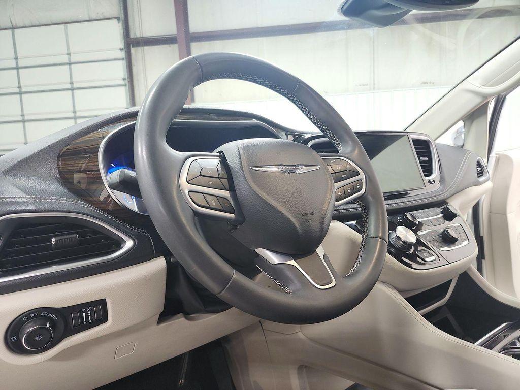 used 2023 Chrysler Pacifica car, priced at $27,674