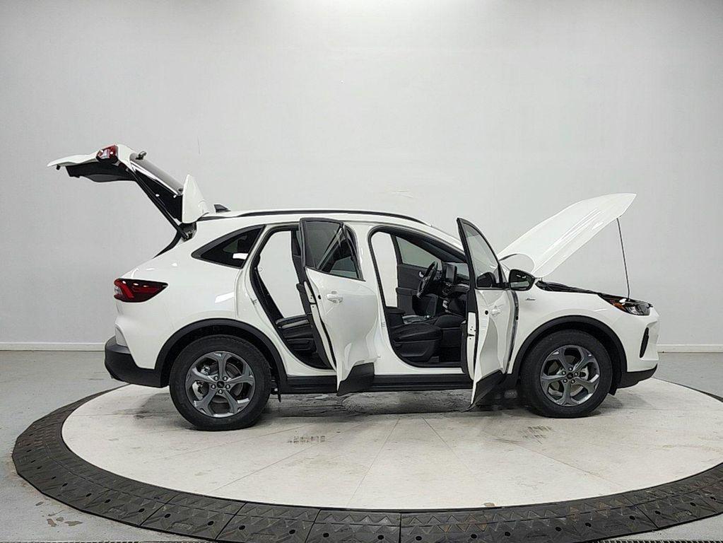 new 2026 Ford Escape car, priced at $31,631