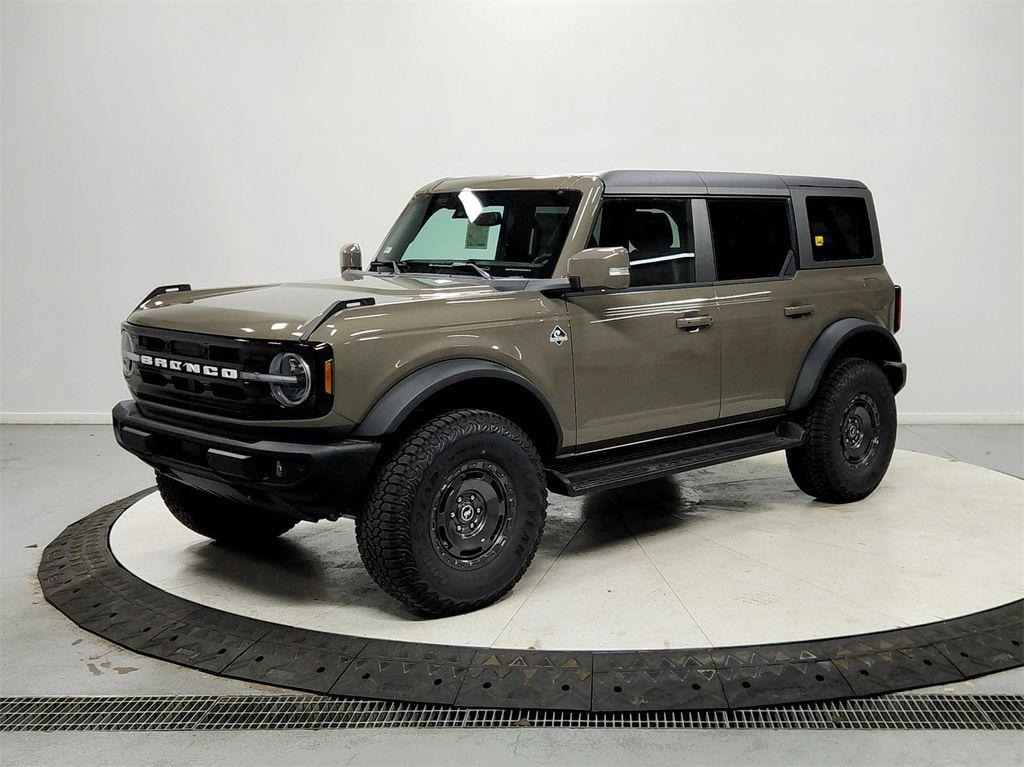new 2025 Ford Bronco car, priced at $57,673