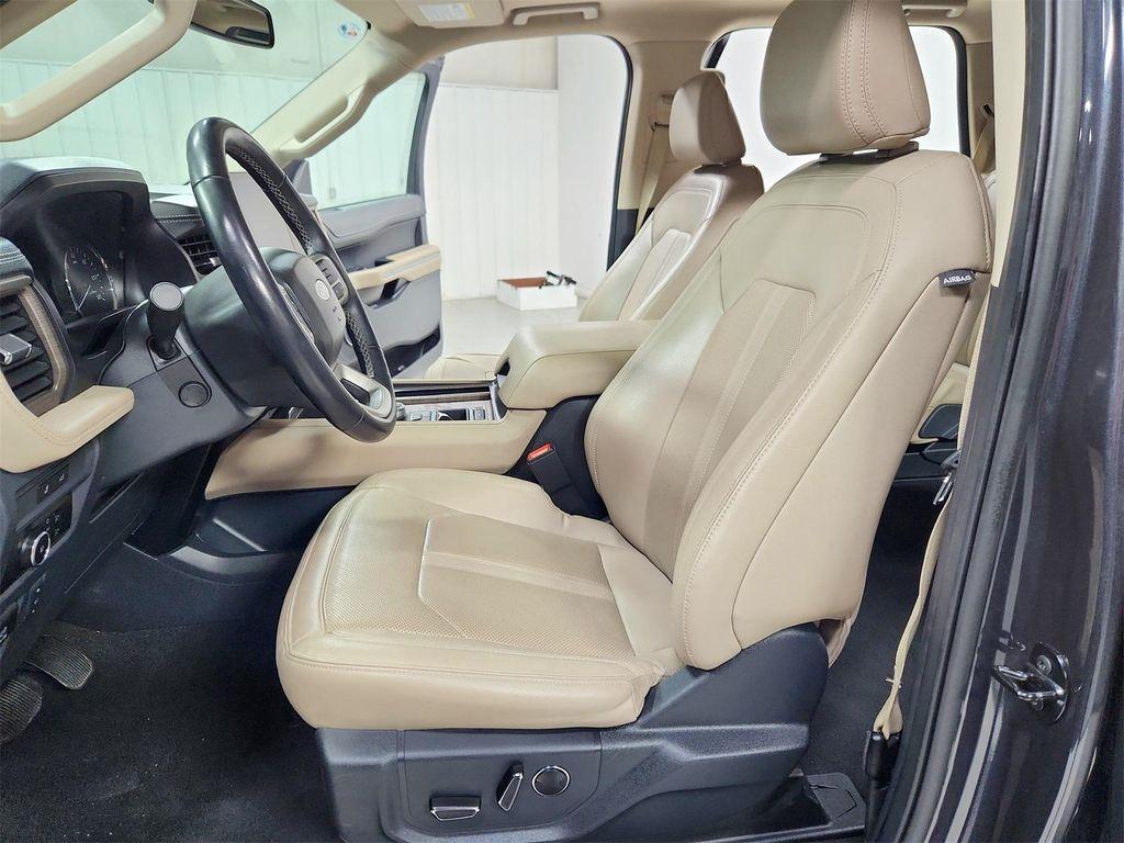 used 2024 Ford Expedition car, priced at $43,435