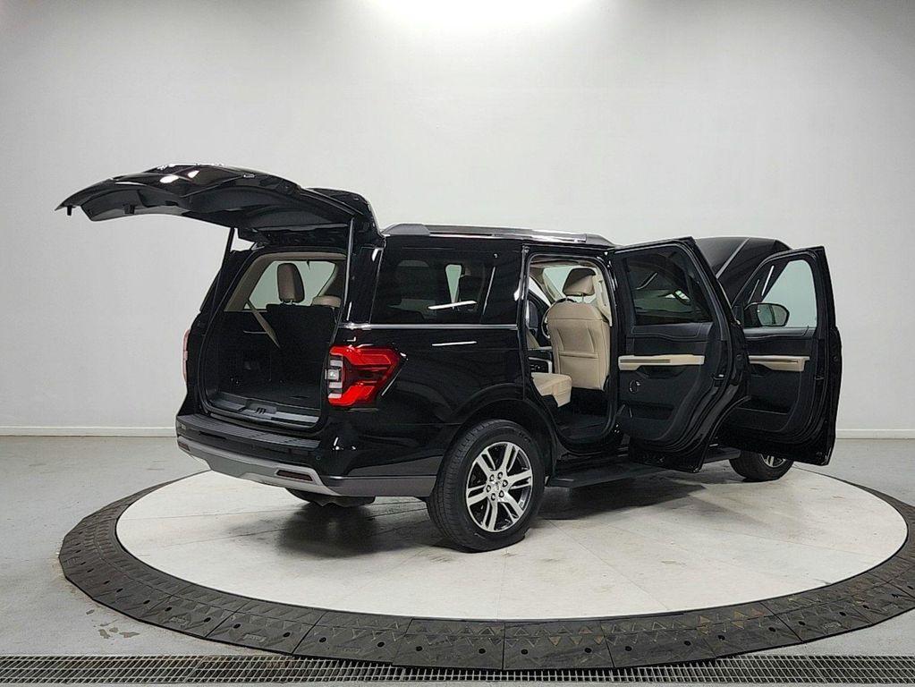 used 2024 Ford Expedition car, priced at $47,110
