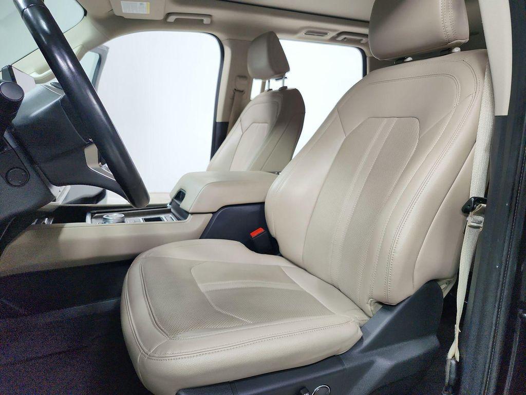 used 2024 Ford Expedition car, priced at $47,110
