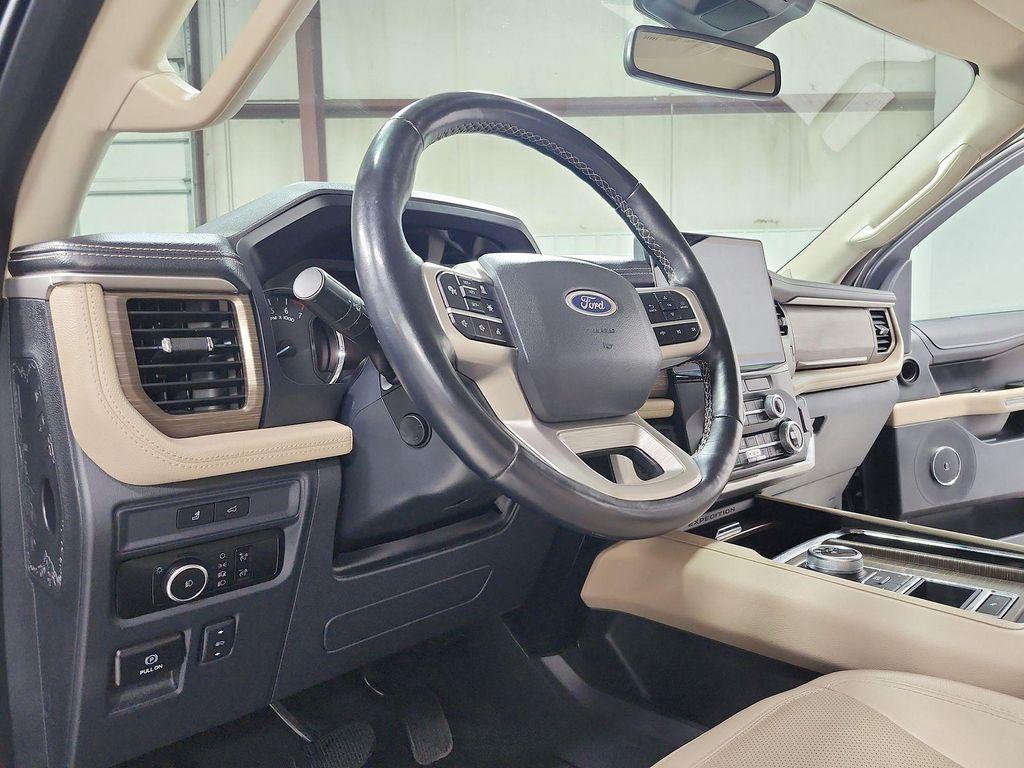 used 2024 Ford Expedition car, priced at $47,110