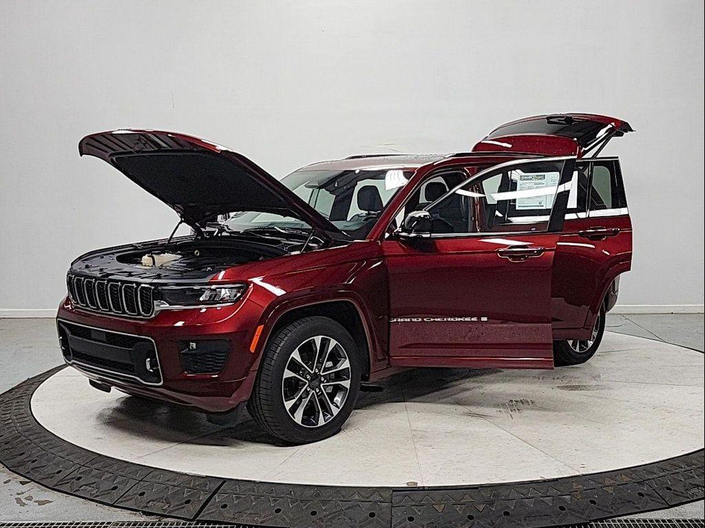 used 2023 Jeep Grand Cherokee car, priced at $33,388