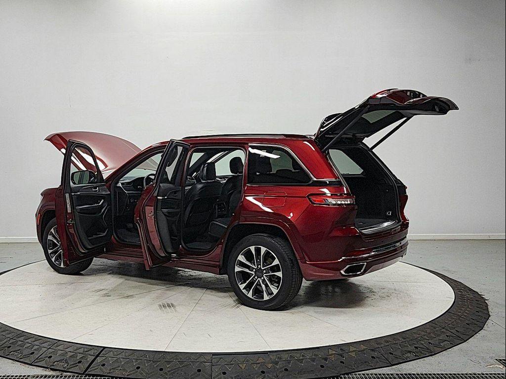 used 2023 Jeep Grand Cherokee car, priced at $33,388