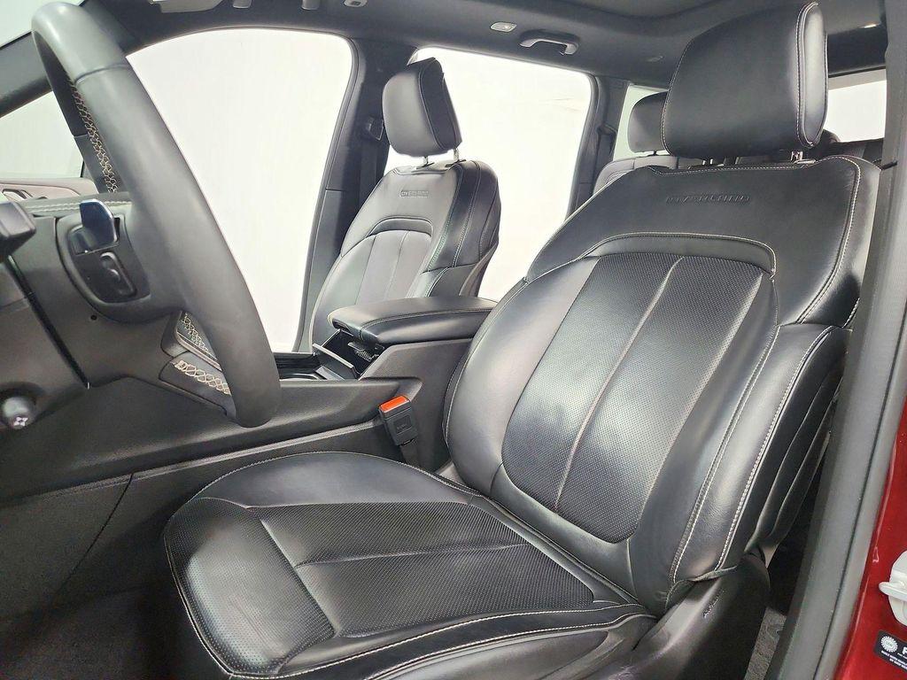 used 2023 Jeep Grand Cherokee car, priced at $33,388