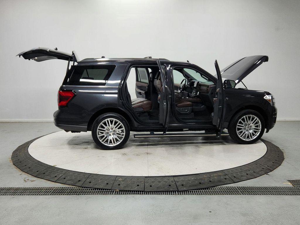 used 2024 Ford Expedition car, priced at $42,562