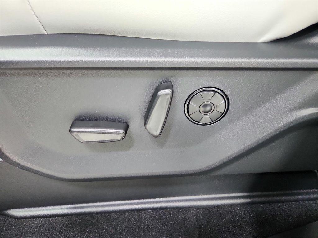 new 2025 Ford Expedition car, priced at $84,649