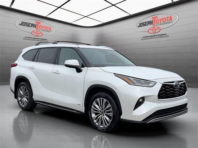 used 2023 Toyota Highlander Hybrid car, priced at $45,500