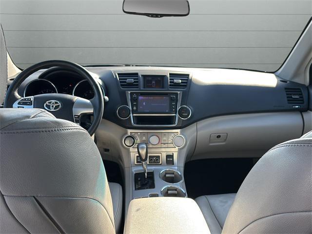 used 2013 Toyota Highlander car, priced at $9,995