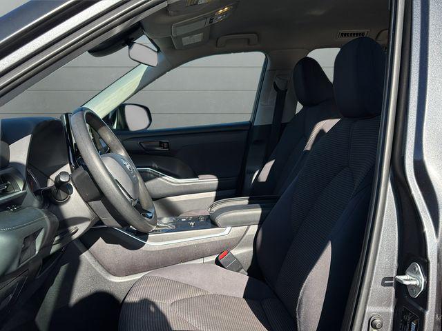 used 2021 Toyota Highlander car, priced at $23,500