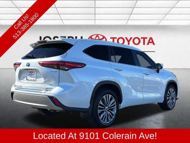 used 2022 Toyota Highlander Hybrid car, priced at $34,595