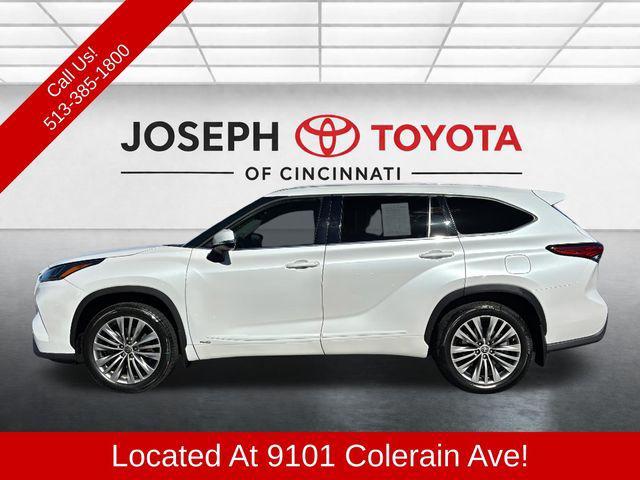 used 2022 Toyota Highlander Hybrid car, priced at $34,595