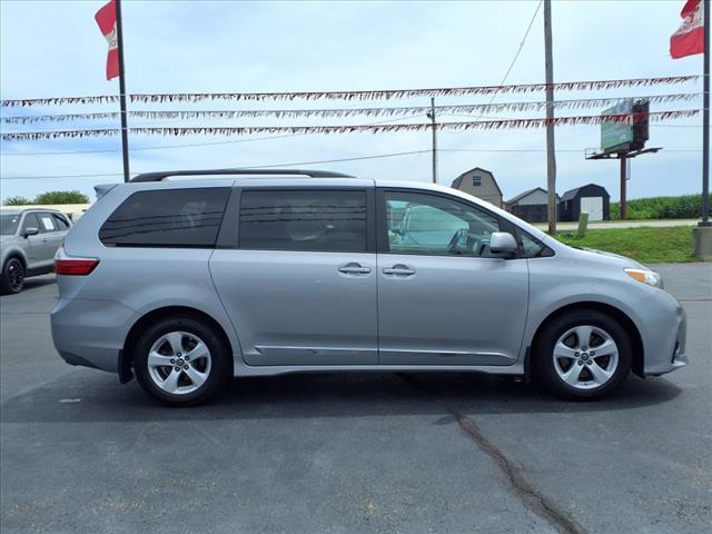 2018 Silver Toyota Sienna