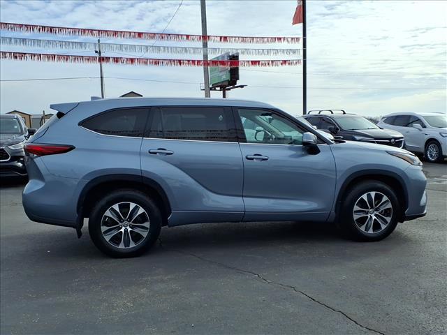 used 2021 Toyota Highlander car, priced at $28,995
