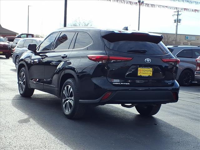 used 2021 Toyota Highlander car, priced at $28,995