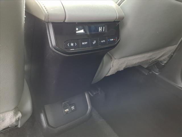 used 2021 Toyota Highlander car, priced at $28,995