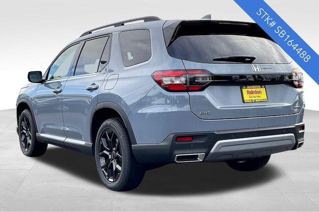 new 2025 Honda Pilot car, priced at $46,997