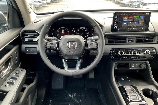 new 2025 Honda Pilot car, priced at $46,997