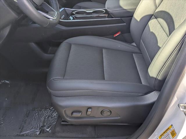 new 2025 Chevrolet Equinox car, priced at $30,082