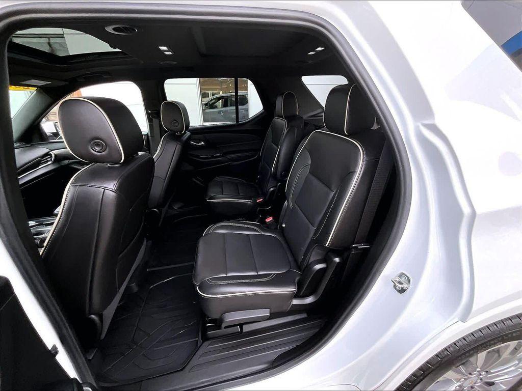 used 2023 Chevrolet Traverse car, priced at $39,228