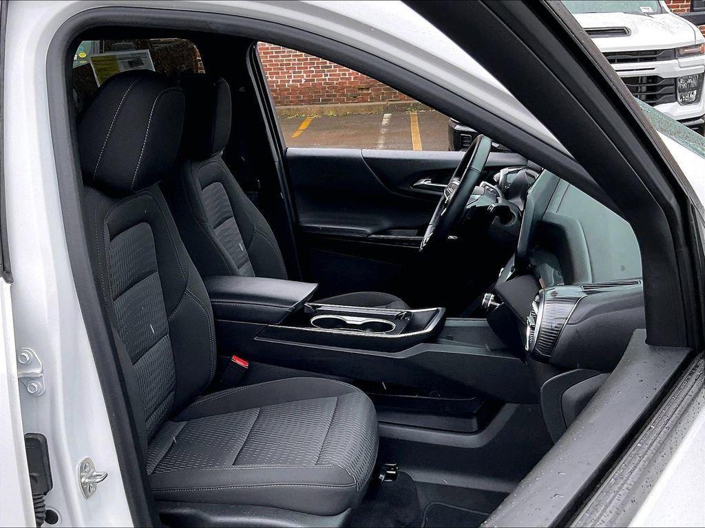 used 2025 Chevrolet Equinox car, priced at $27,156