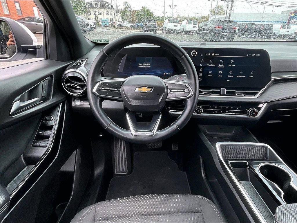 used 2025 Chevrolet Equinox car, priced at $27,156