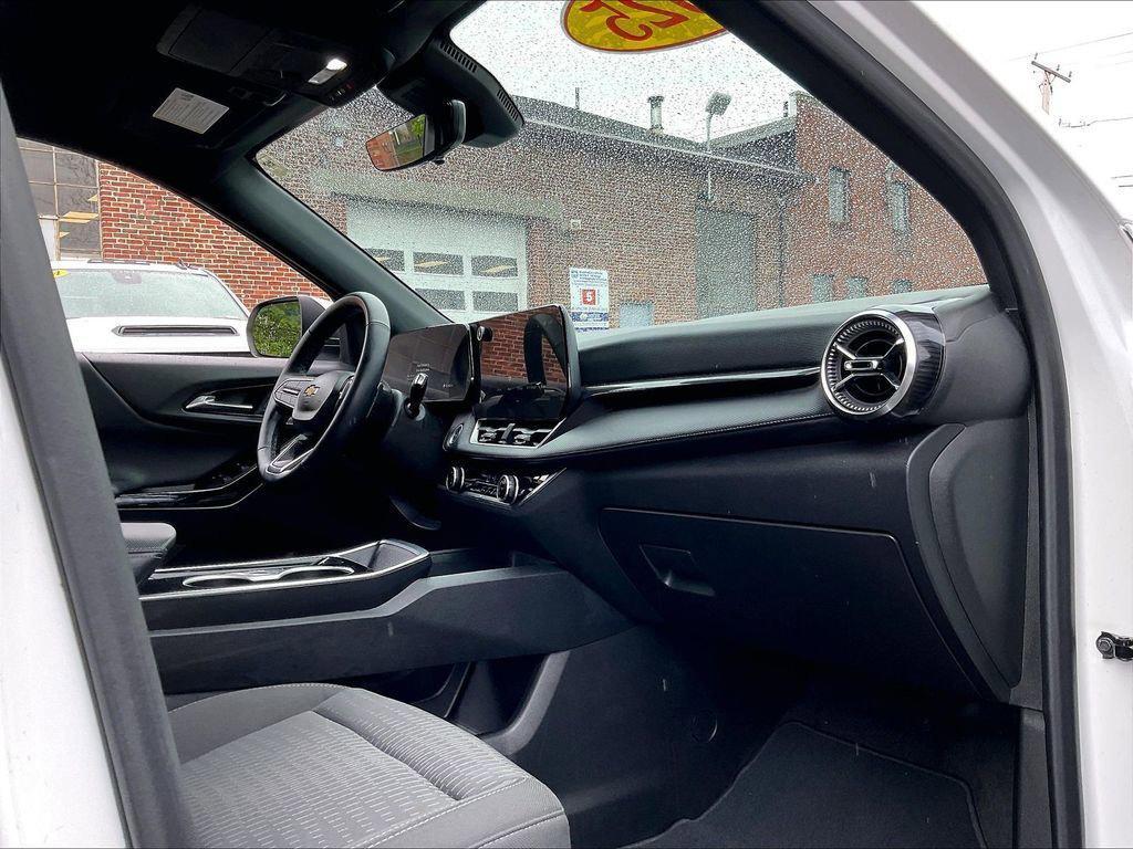 used 2025 Chevrolet Equinox car, priced at $27,156