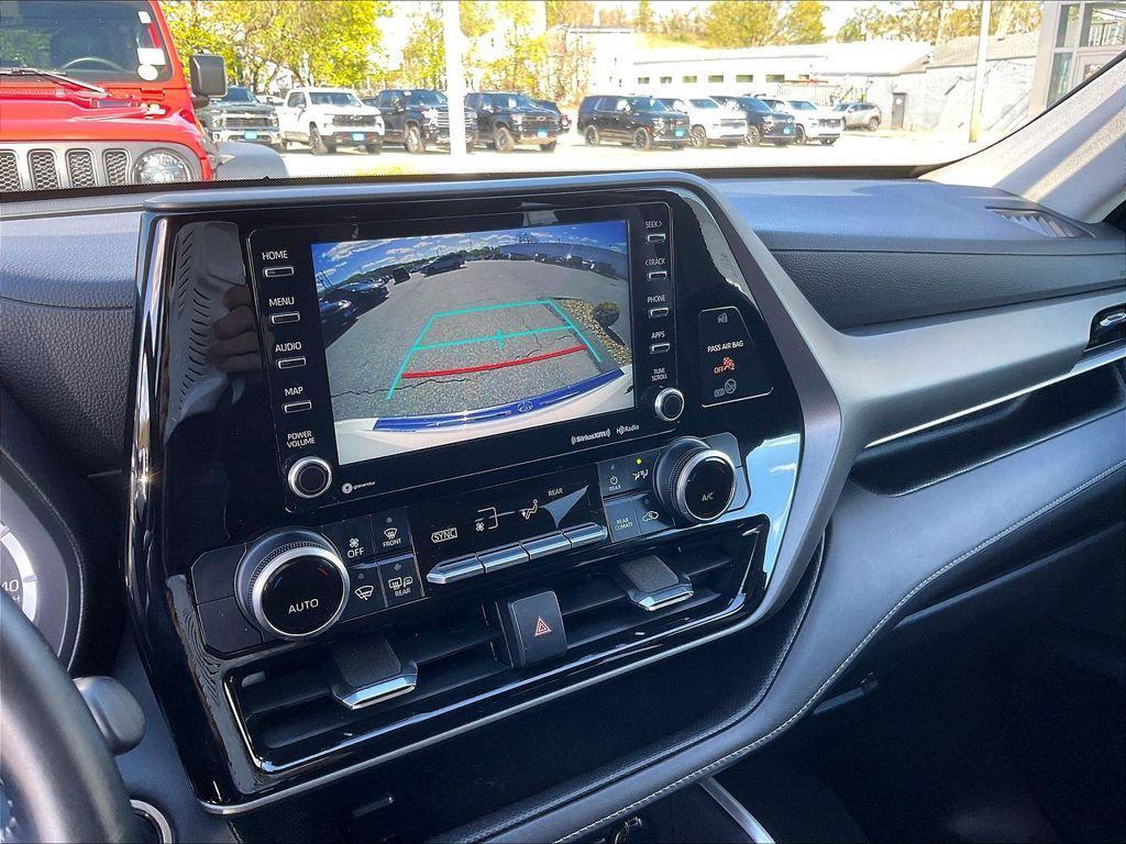 used 2021 Toyota Highlander car, priced at $29,428