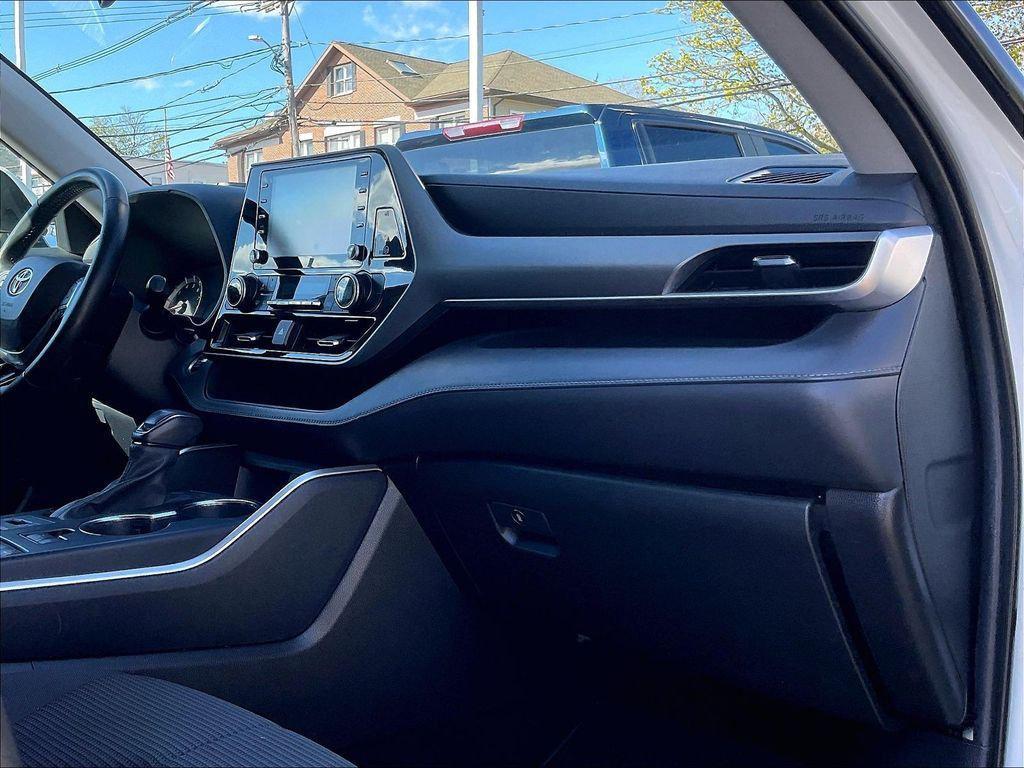 used 2021 Toyota Highlander car, priced at $29,428