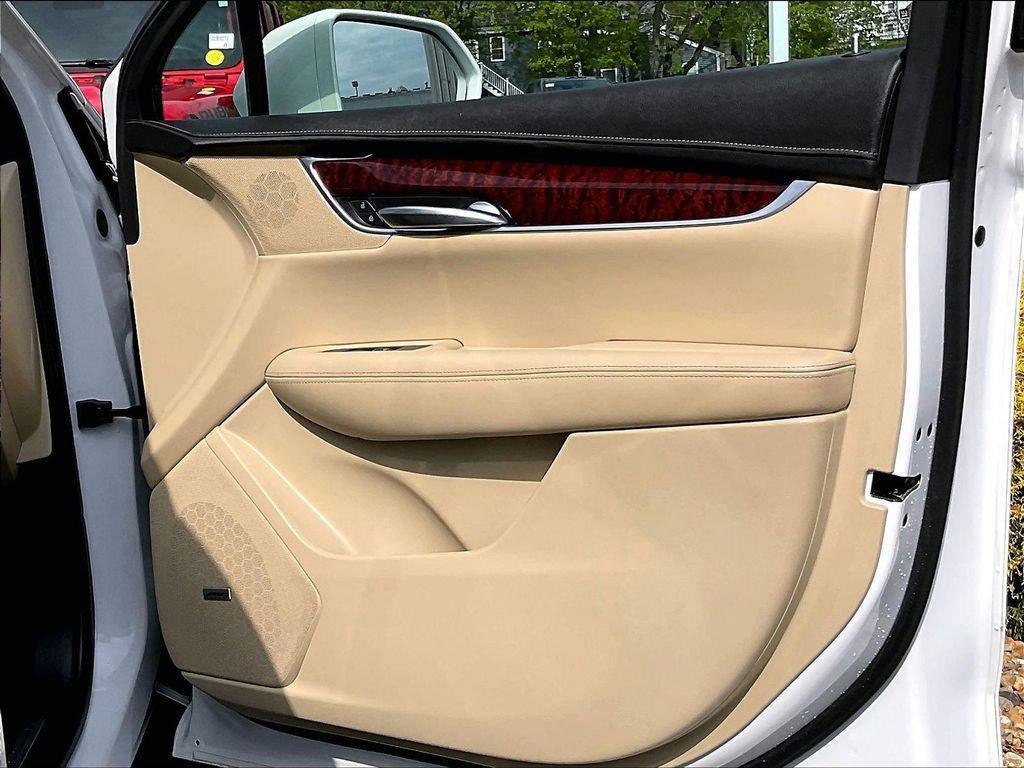 used 2019 Cadillac XT5 car, priced at $18,258